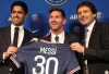 Leonardo (ngoài cùng bên phải) tiết lộ Messi, Neymar và Mbappe không được tôn trọng đúng mực tại PSG. Ảnh: GETTY.