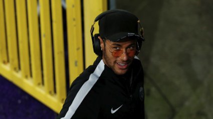 Neymar yêu cầu PSG bán Cavani, mua Suarez