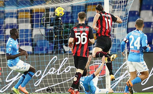 Tài năng của Ibrahimovic không đủ để giúp Milan đánh bại Napoli.