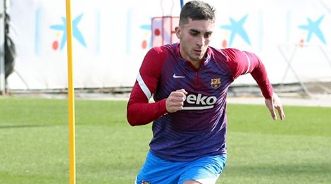 Torres gặp hạn chỉ vài giờ sau khi được Barca cho trình làng