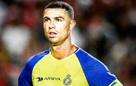 Ronaldo nhận tin 'sét đánh' từ Tây Ban Nha