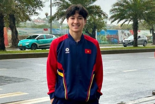 Thomas Mai Veeren đang tập luyện cùng đội một của Hải Phòng.