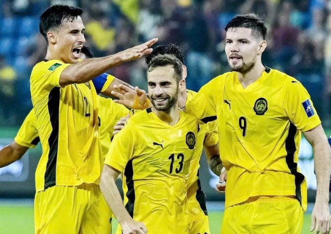 Báo Malaysia lo đội nhà bị cấm thi đấu sau án phạt của FIFA