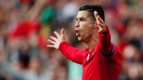 Ronaldo lại lập vô số kỷ lục sau trận thắng Thụy Sỹ