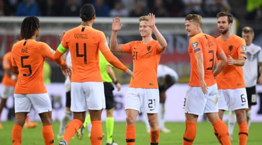 ​​​​​​​Dù đá trên sân khách, Hà Lan vẫn sẽ có trọn 3 điểm trước Ba Lan nhờ đang có phong độ rất ổn định